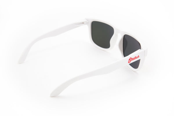 Polarized Solid White / Green