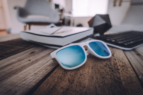 Polarized Solid White / Ice Blue